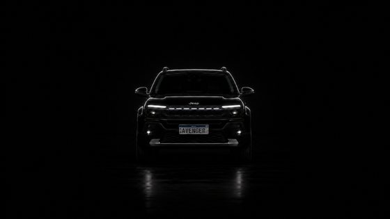 localiza-jeep-avenger-preto-estudio-luz-recorte-v3-1920x1080