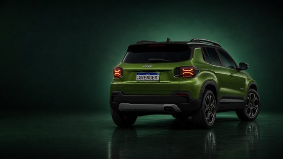 localiza-jeep-avenger-verde-estudio-angulo-03-traseiro-1920x1080