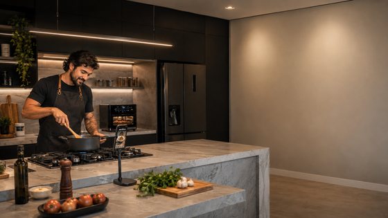 Cozinha moderna e acolhedora em ação